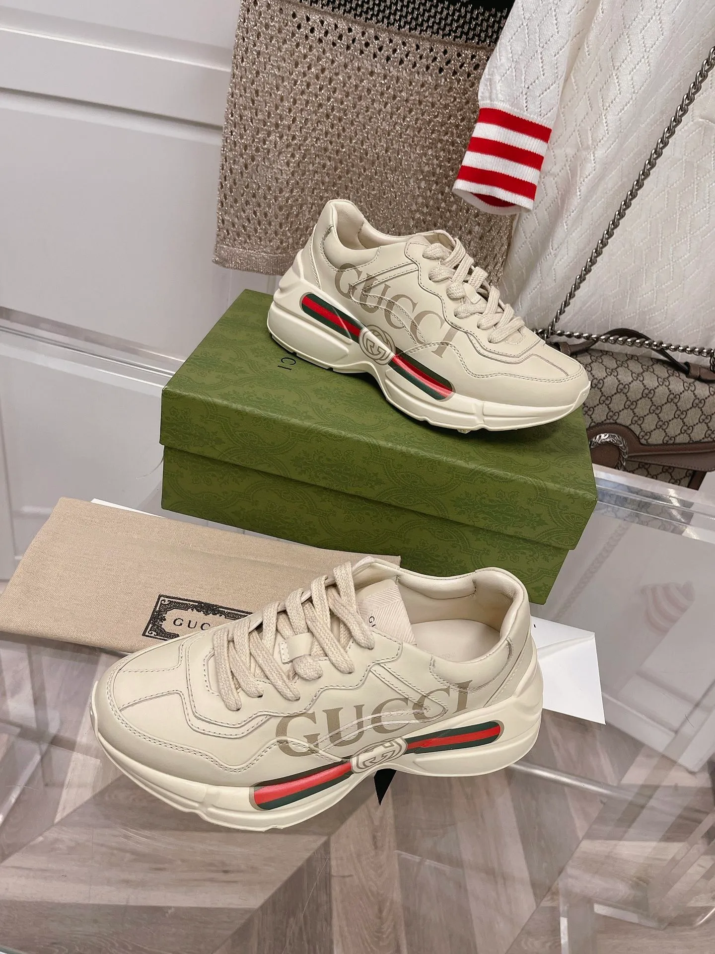 👟👟Ex-factory price 480👟👟 Women's shoes, women's clothing, women's shoes, women's clothing, women's shoes, women's clothing, upgraded version 2022 Gucci Gucci top version couples' dad shoes series is new! 🖤 ⚠GG couple’s dad shoes have been popular in recent years; new colors are updated constantly; Gucci has updated new colors in 2022, and our home and counters have new ones at the same time. This classic dad shoe has celebrities and Internet celebrities Anchors and others are sure to plant grass and call ❤ Classic fashion style, distressed leather surface, 5D drawing printing; mixed surface splicing colors, etc... Original customization (off-white eco-friendly cowhide, first layer of cowhide inside), original outsole... Shiny colorful drawings embellish the sides of the shoe body, old color rubbing, package production technology, 1:1 creation / only to make the best shoes. Size: Women’s 35-45